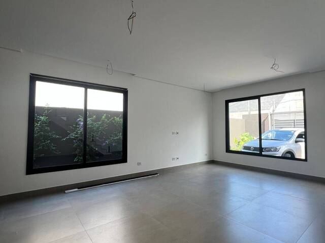 #8 - Casa para Venda em Barueri - SP - 2