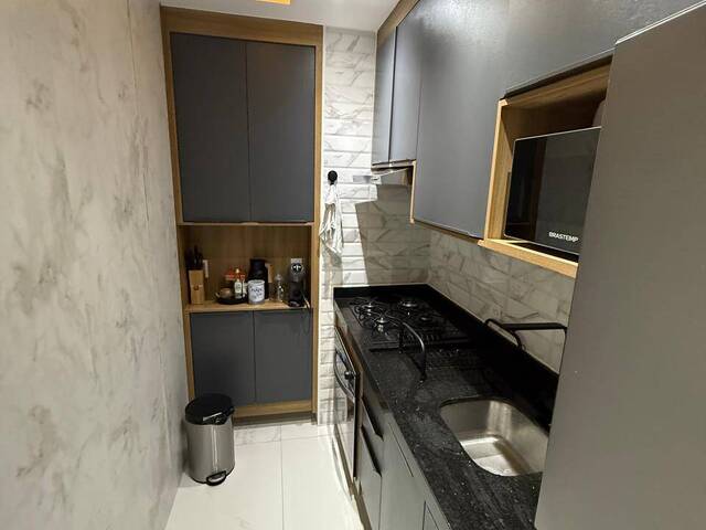 Venda em Jardim Tupanci - Barueri