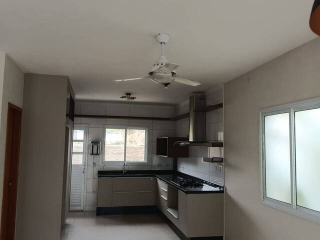 Venda em Chácara do Solar II (Fazendinha) - Santana de Parnaíba